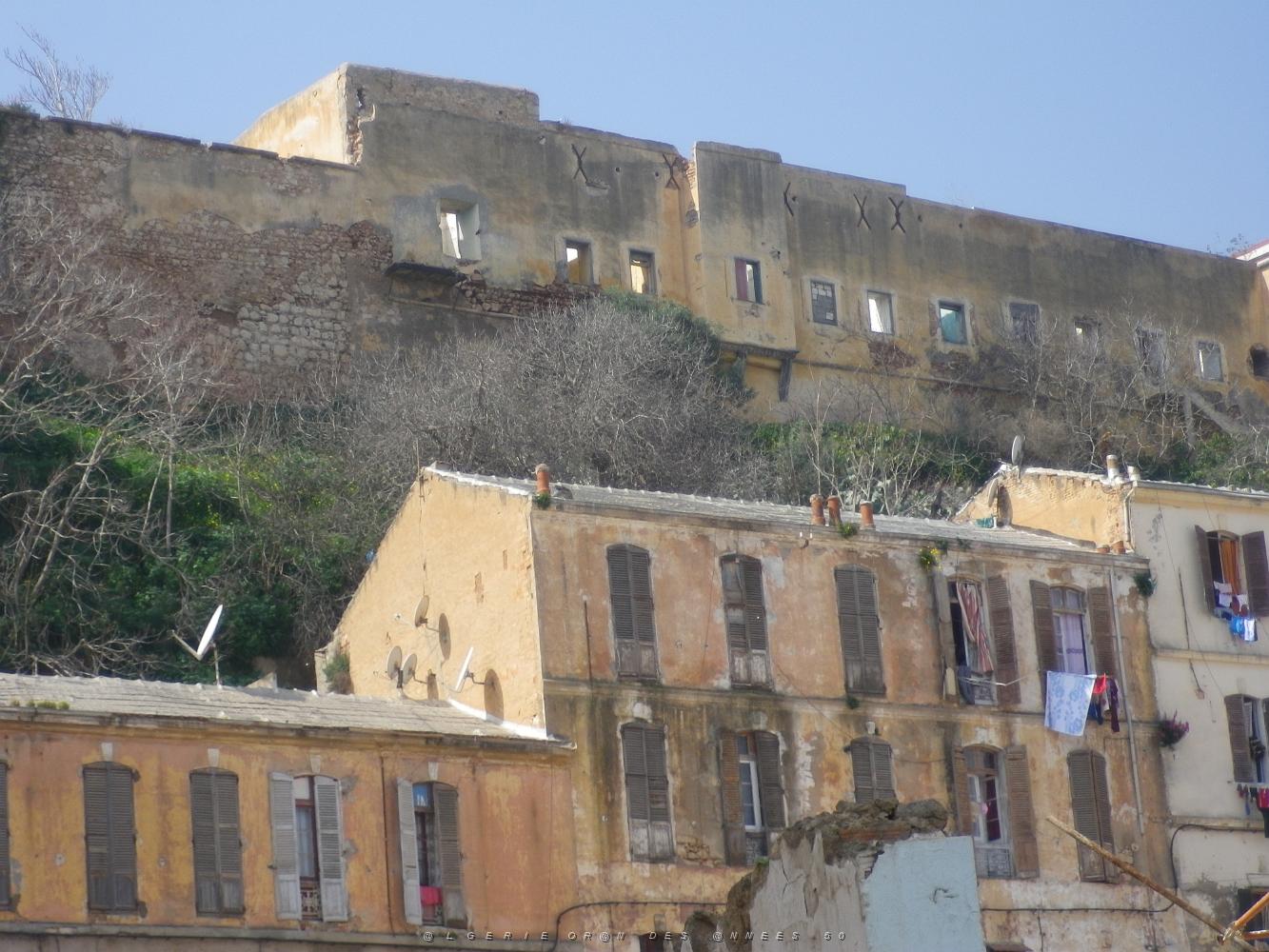 2033 les ruines.JPG